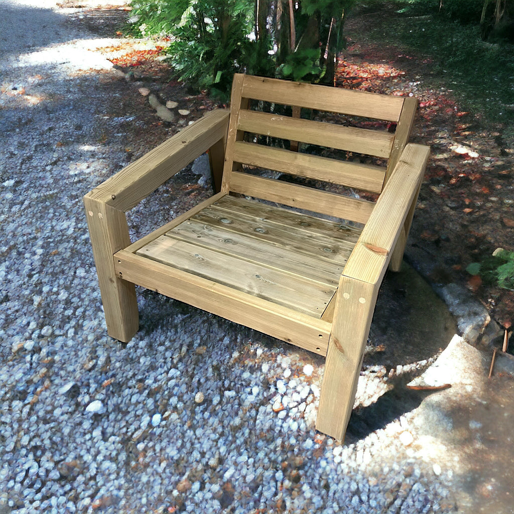 Verandastoler i impregnert trevirke