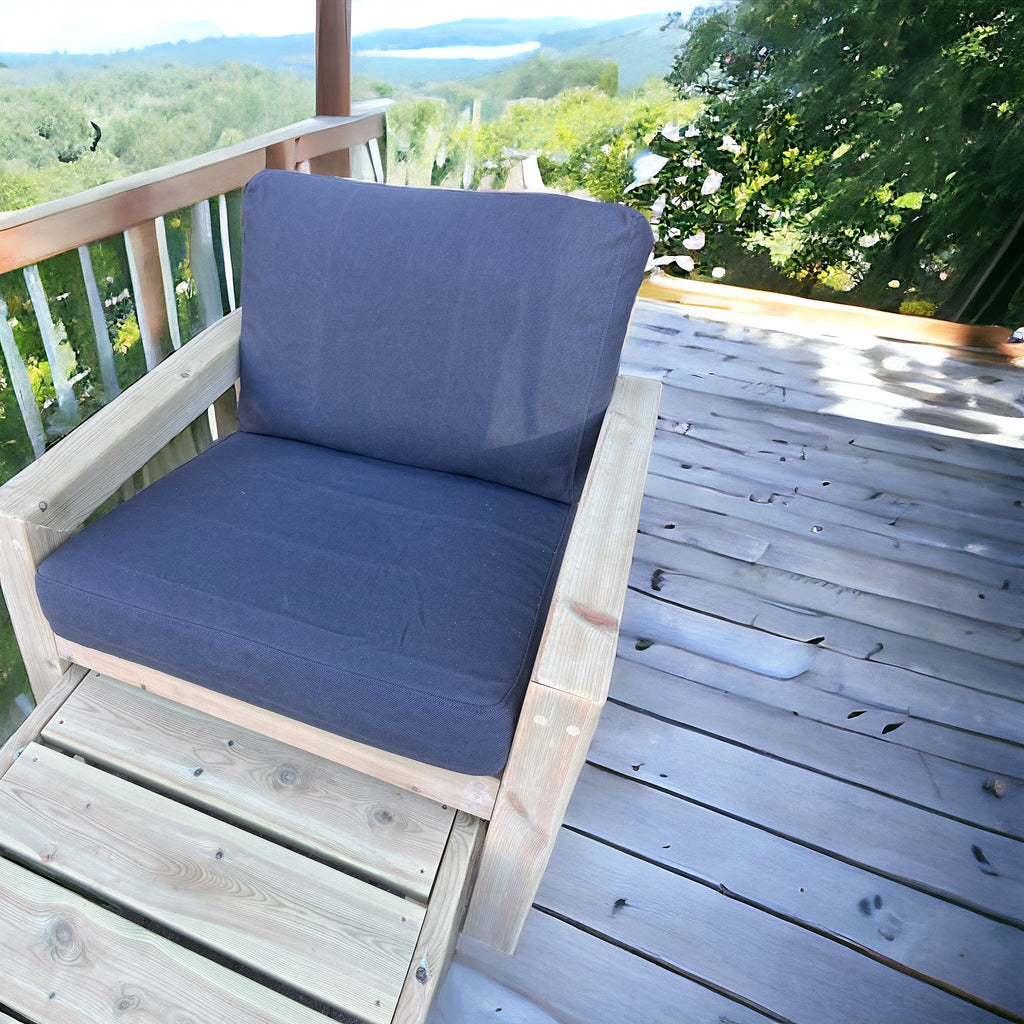 Verandastoler i impregnert trevirke