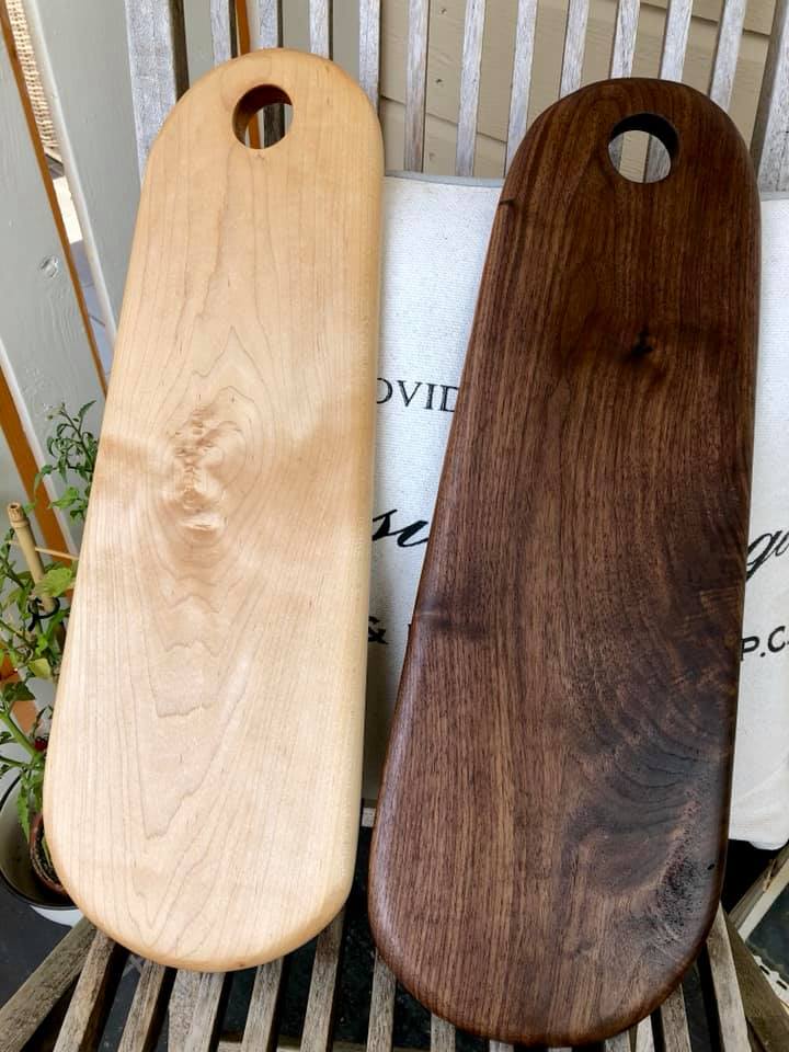 Osteplanke - i hvit lønn og valnøtt