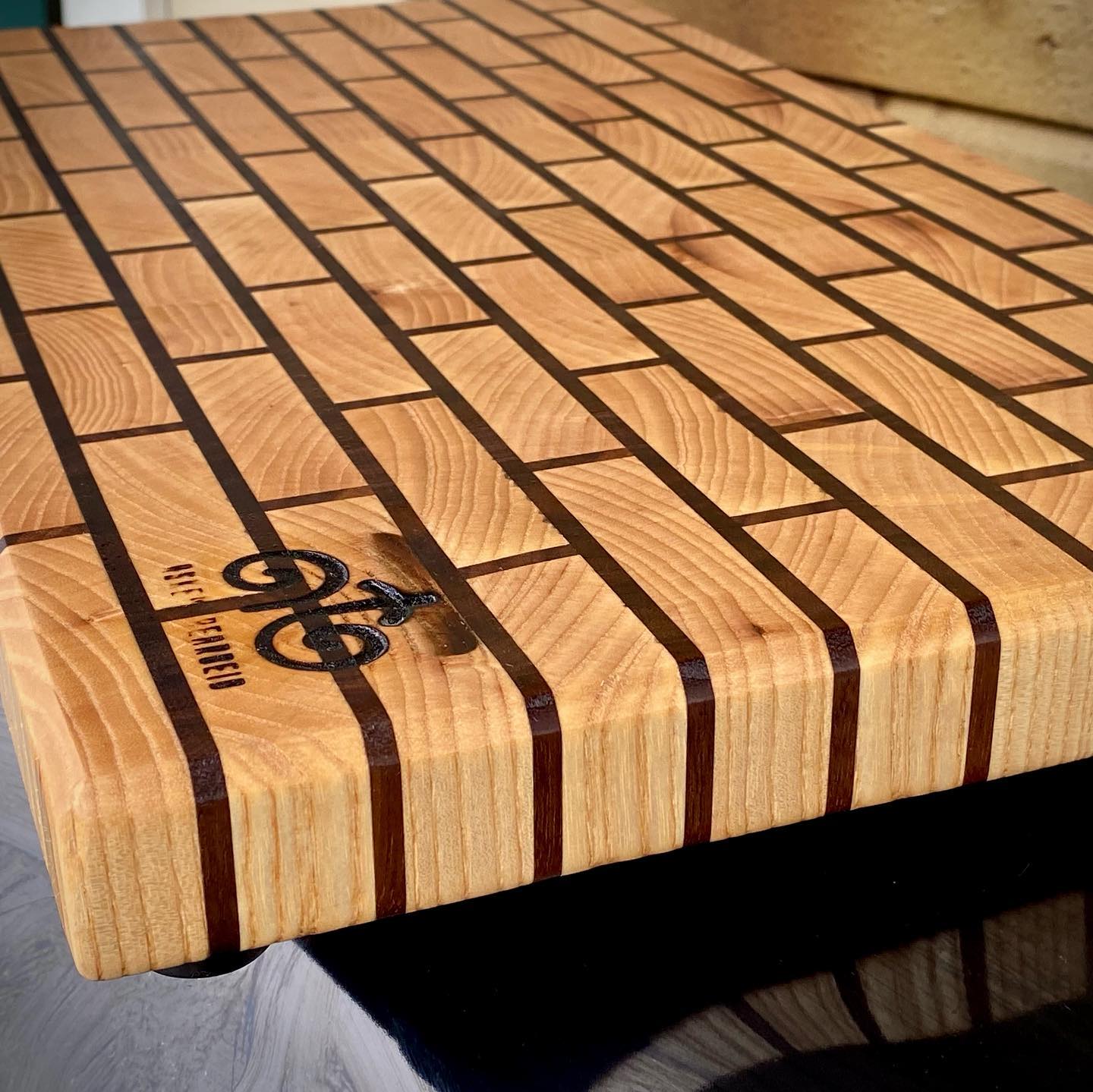 The Wall – eksklusiv skjærefjøl i endeved